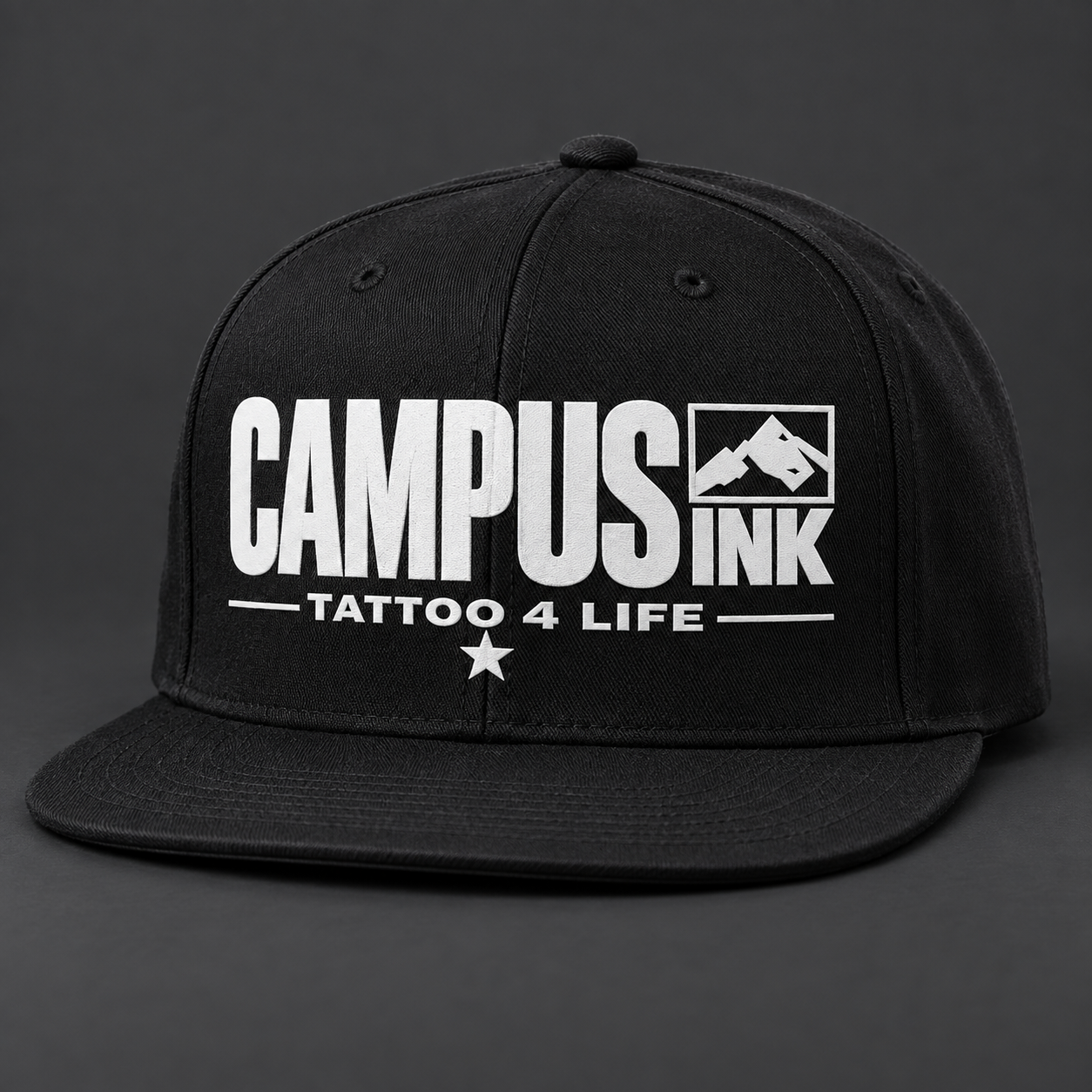 Campus Ink Snapback Cap in Schwarz mit weißem Frontprint